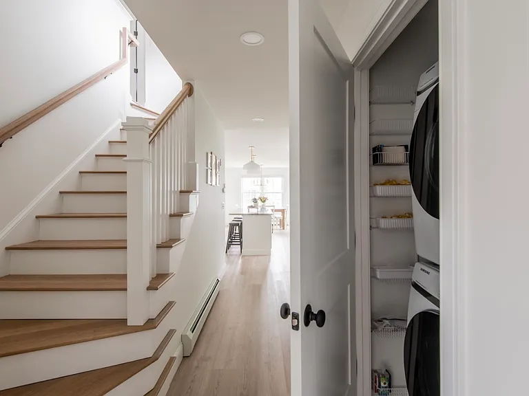11 Pacer Way — Photo 2