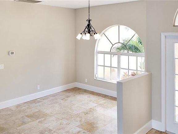 3rd image of 3613 SW 29th Ave