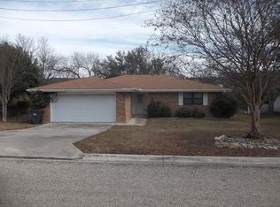 243 Wedgewood Ln W, Kerrville, TX 78028