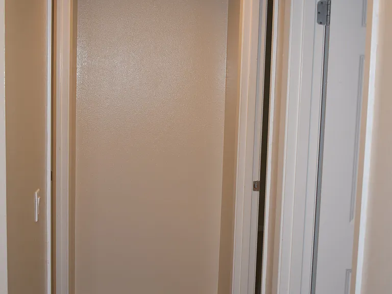 6107 NE 194th Pl #4 — Photo 4