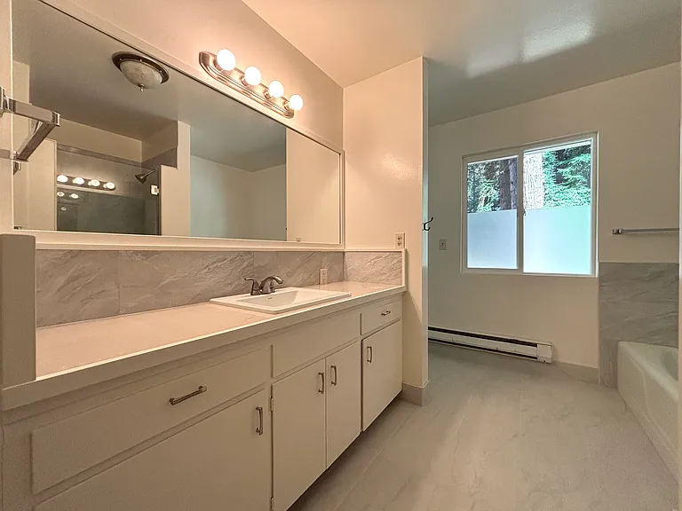 221 Gillette Rd — Photo 8