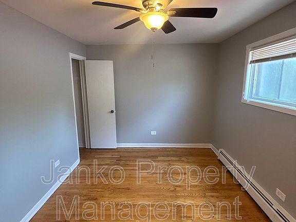 5th image of 10720 S Ridgeland Ave APT 4