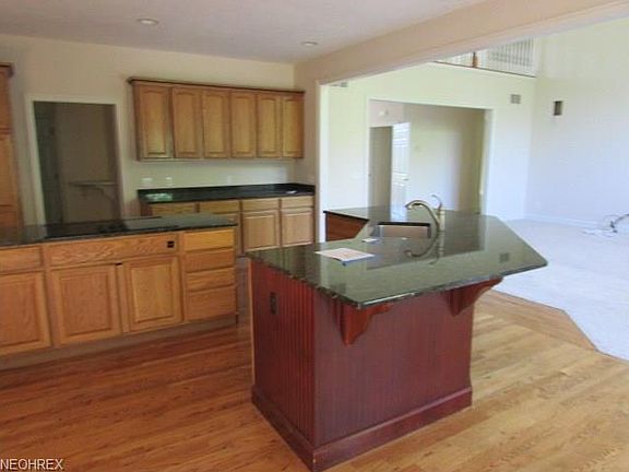 5th image of 6701 Winston Ln #129