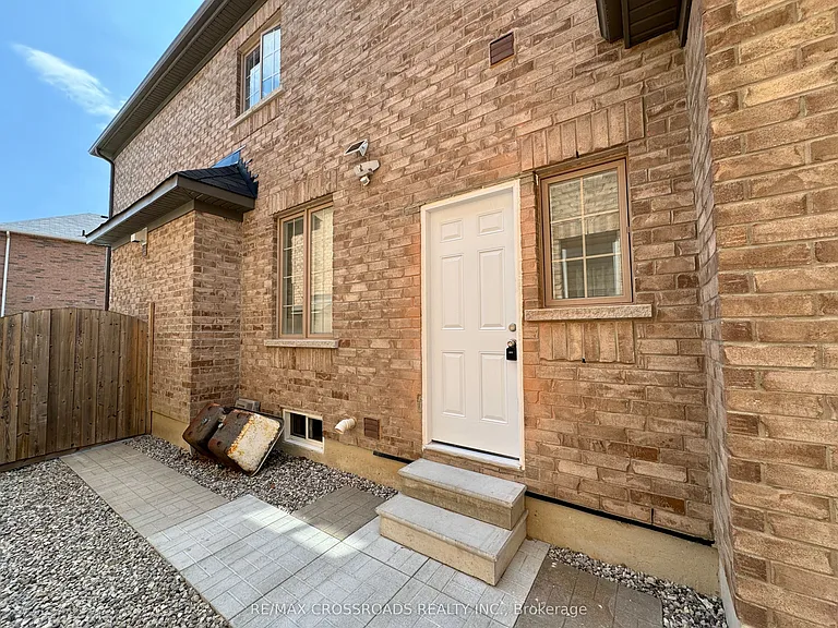 375 Wilfred Murison Ave #BASEMENT — Photo 3