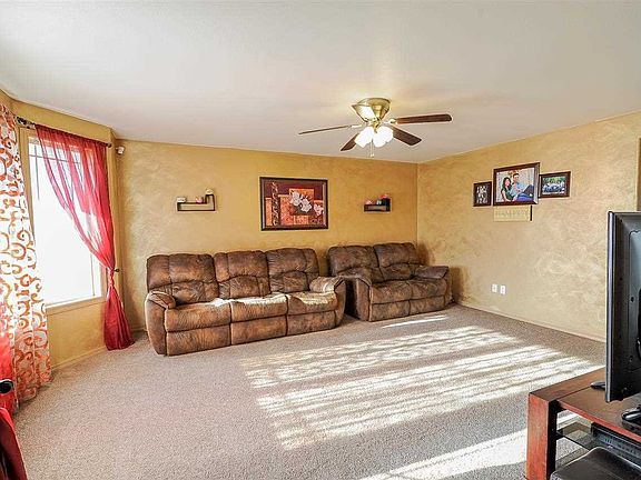 2nd image of 4515 Clydesdale Ln