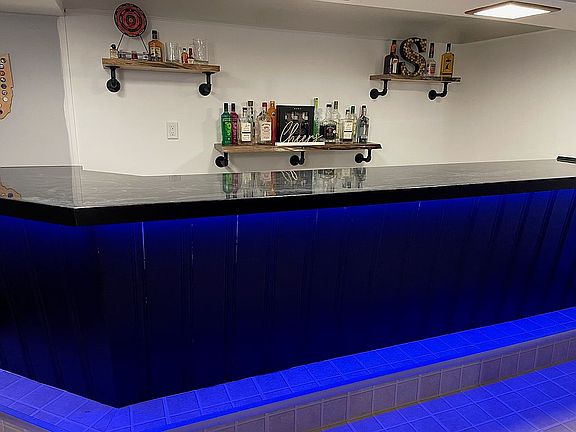 Bar w/LED color change light