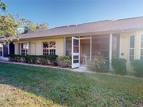 3rd image of 12328 SW Kingsway Cir #503