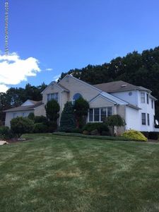 5 Fawn Ct, Freehold, NJ, 07728