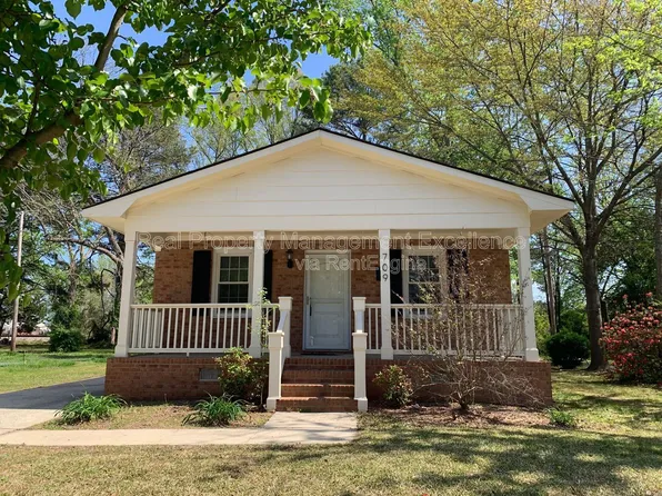 709 S Webb St, Selma, NC 27576