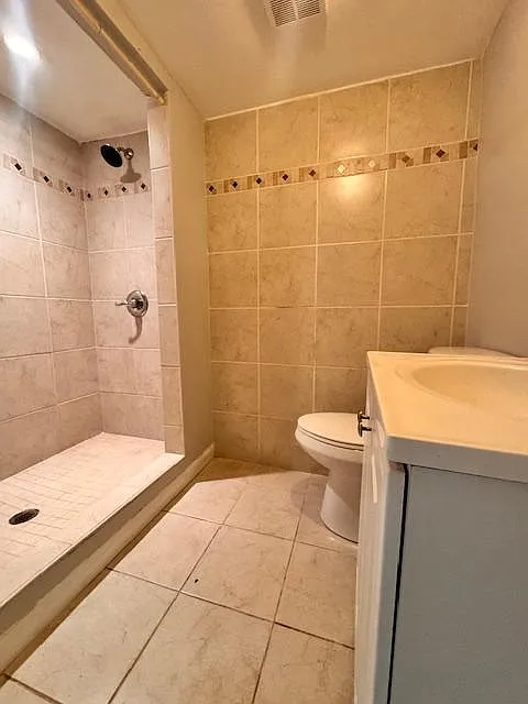 1726 East Belvedere Avenue — Photo 2
