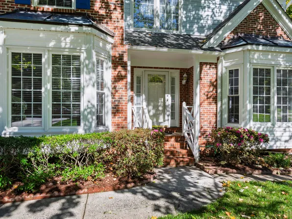 301 Swiss Lake Dr, Cary, NC 27513