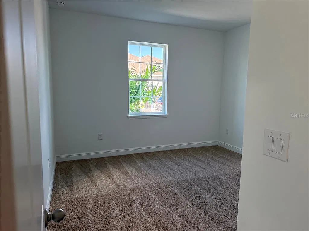 4 bed, 3.0 bath, 2102 sqft, $3,350 — Photo 4