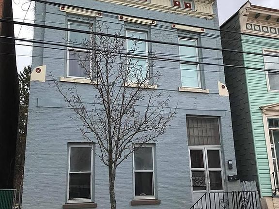 3rd image of 448 1st St #1