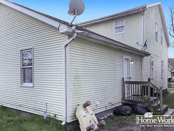 2nd image of 1634 1/2 S William St