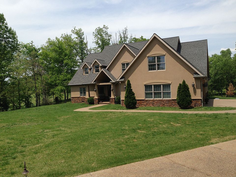 2nd image of 600 Henderson Ln