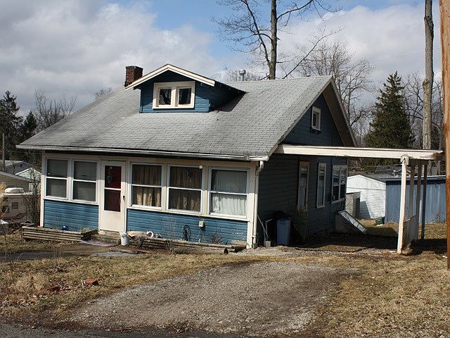 1st image of 196 Brookshore Dr