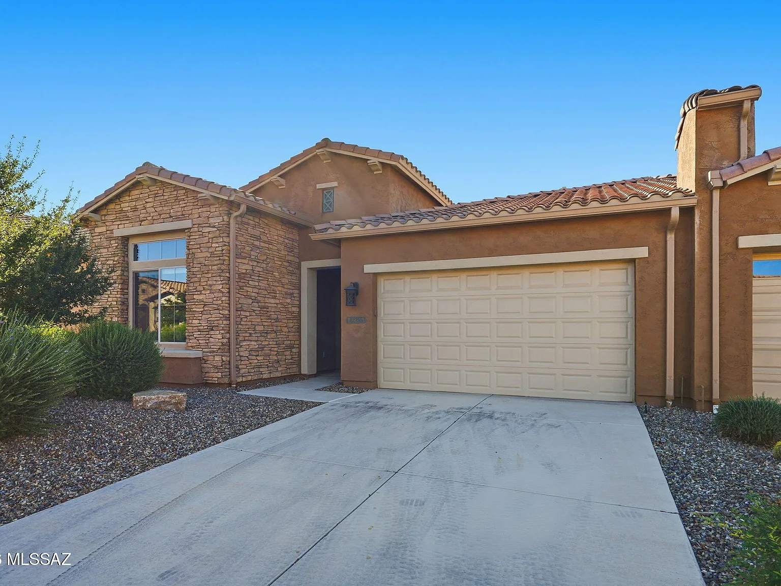 2 bed, 2.5 bath, 1776 sqft, $4,500 — Photo 1