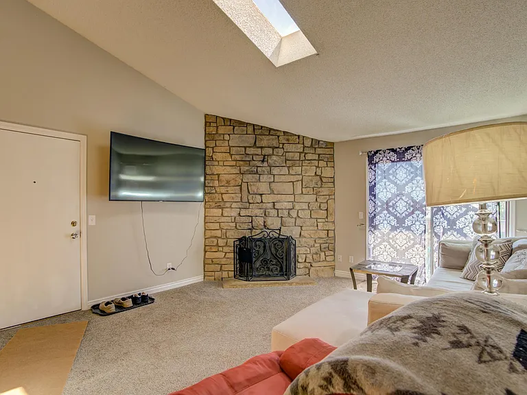 335 Wright St #11-307 — Photo 7