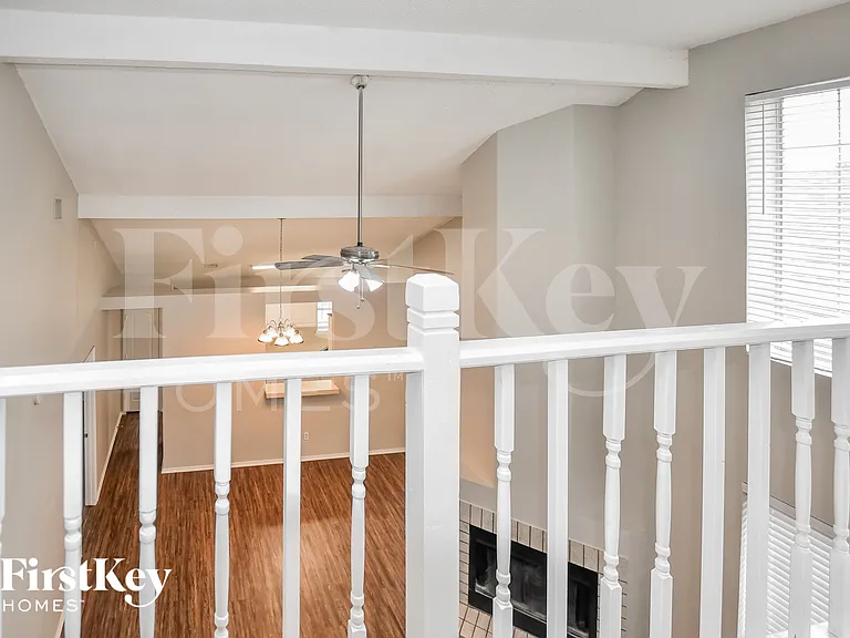 5116 Wedgewood Dr — Photo 3