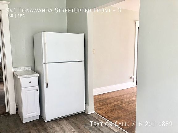 2nd image of 941 Tonawanda Streetupper Front 3