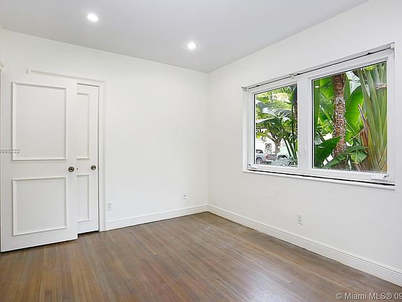 4th image of 219 Menores Ave