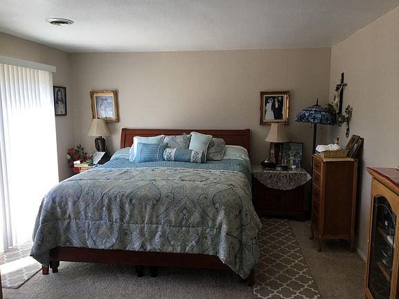 4th image of 831 Apricot Ln