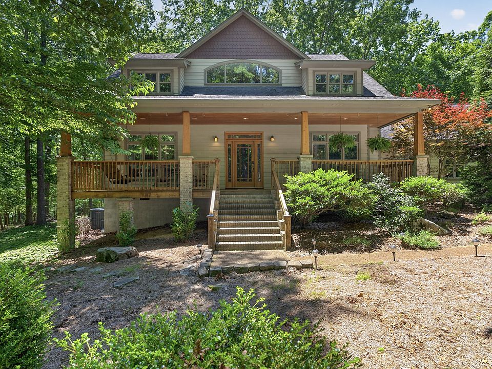 1st image of 2046 Lakeshore Dr