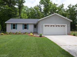 2690 Russell Rd, Muskegon, MI 49445