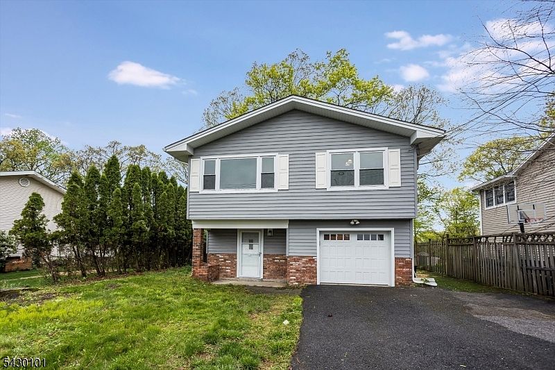 1st image of 636 Bensel Dr