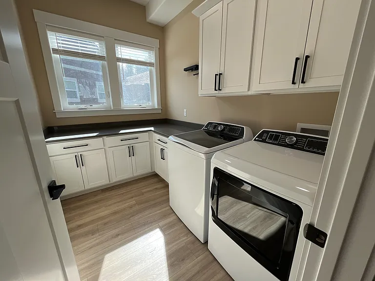 1220 W Spring Ln — Photo 14