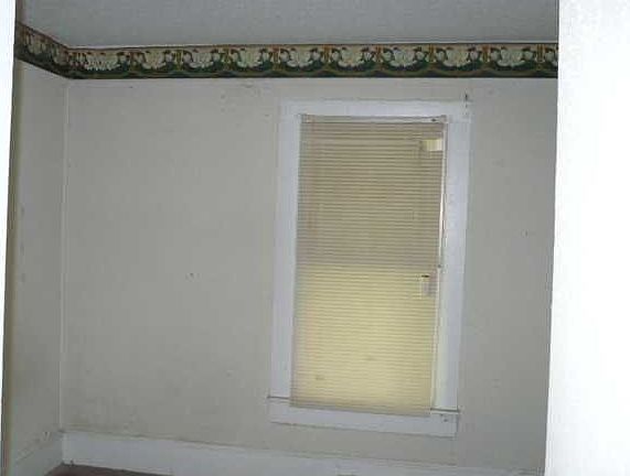 5th image of 2404 Linda Ave