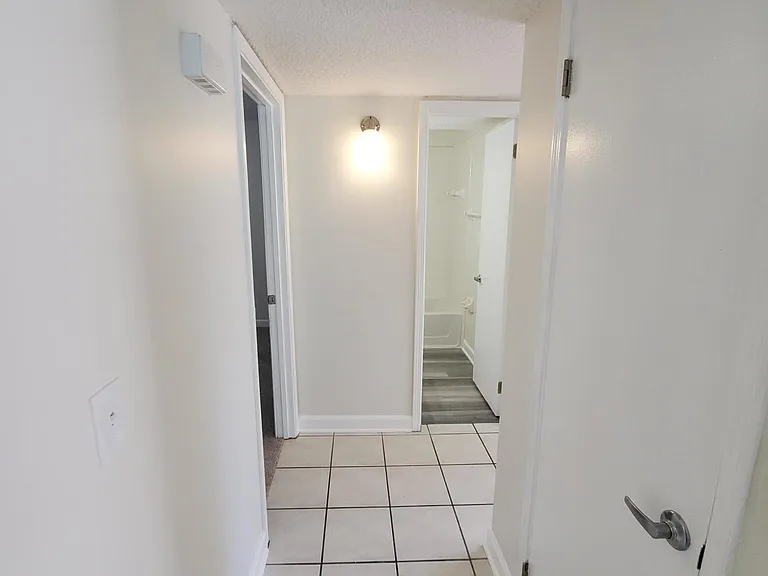 1024 Snug Harbour Ct — Photo 13