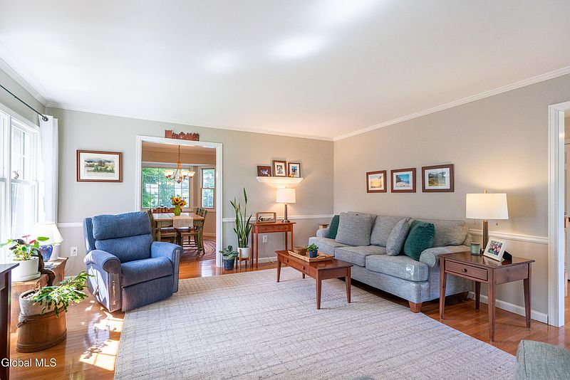 4th image of 11 Wedgewood Drive