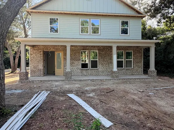 241 Grandview Ave, Valparaiso, FL 32580