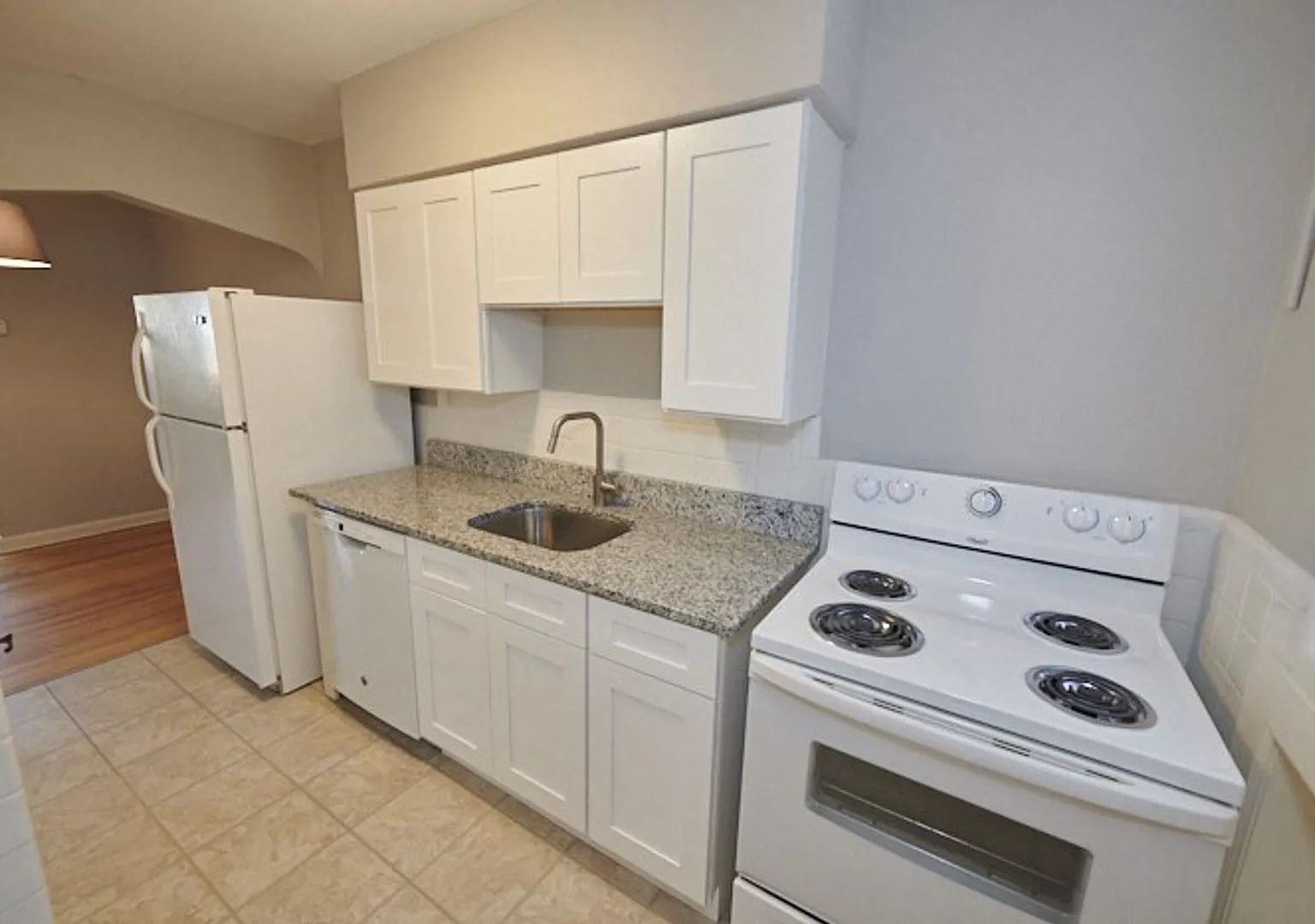 5835-45 Lindenwood Avenue — Photo 4
