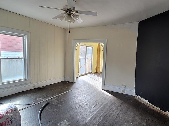4th image of 4022 Mound St