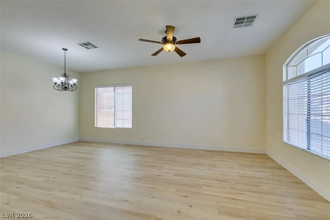 5 bed, 4.0 bath, 3395 sqft, $2,700 — Photo 4