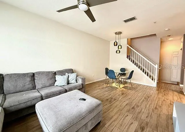 2604 Grand Central Pkwy #10 — Photo 4