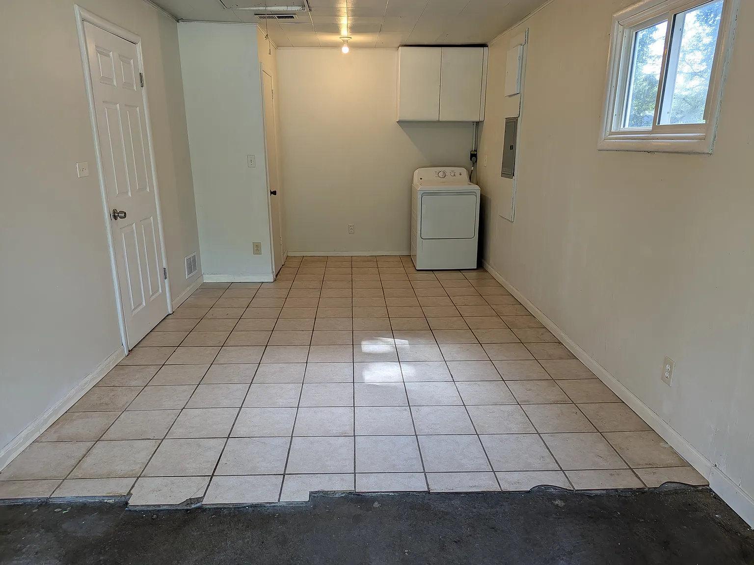 3 bed, 888 sqft, $1,400 — Photo 4