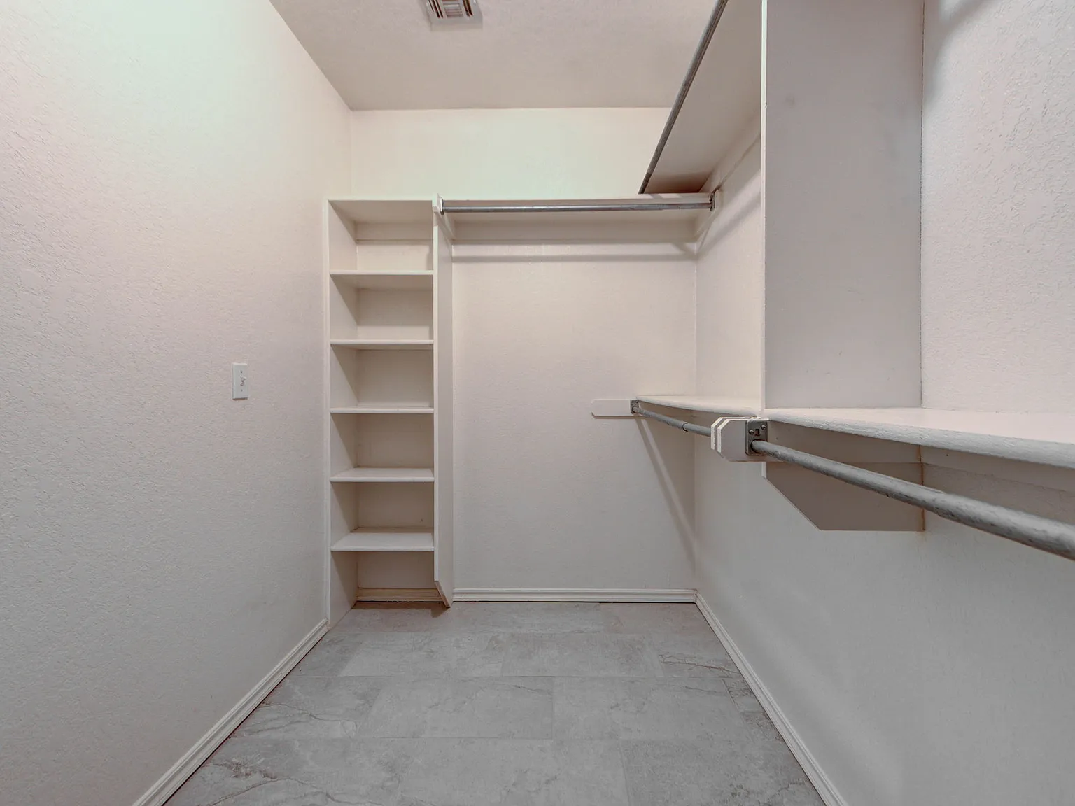 2809 East Lake Drive - 1 — Photo 4