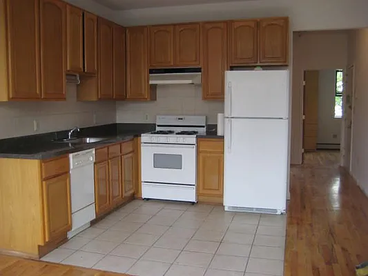 Rented by MCR Realty | media 12