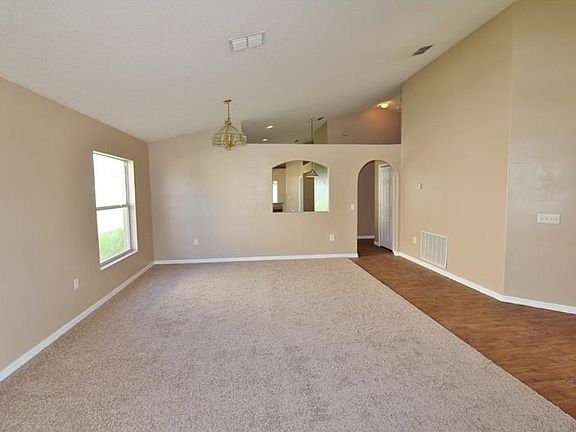 3rd image of 1160 Creekview Ct