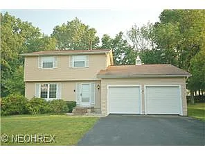 213 Greenbriar Dr photo 1