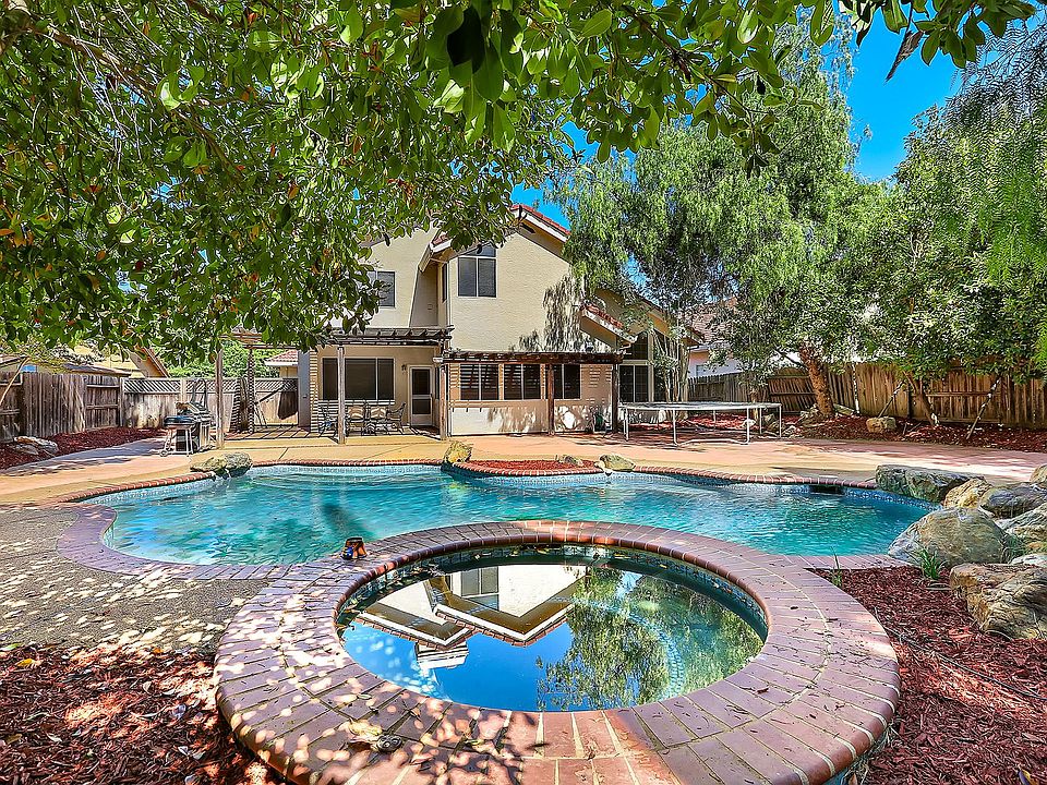 1st image of 283 Silberhorn Dr