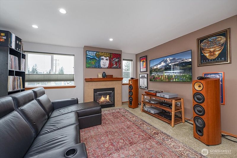 4th image of 11532 15th Avenue NE #301
