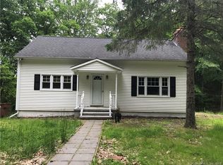 35 Oak Valley Rd, Shelton, CT 06484