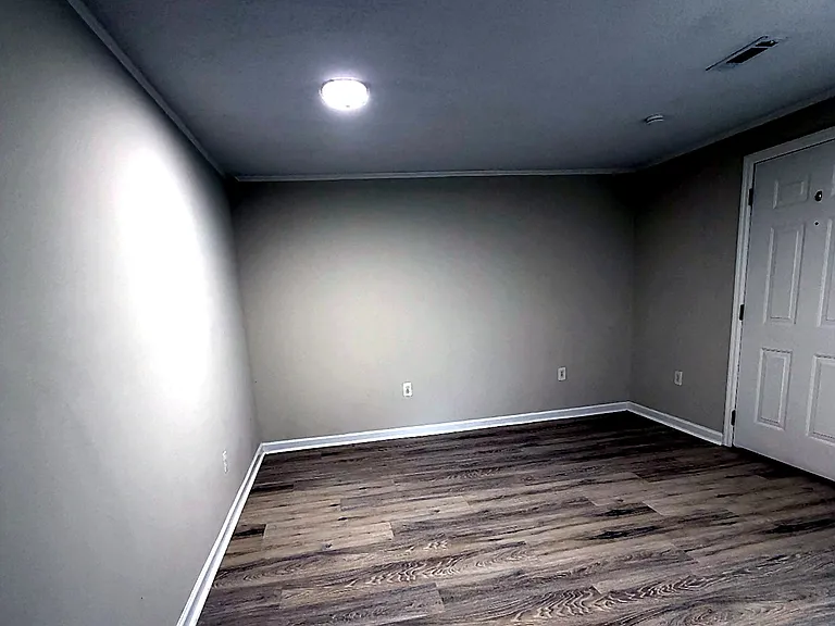 801 Rutledge Dr — Photo 2