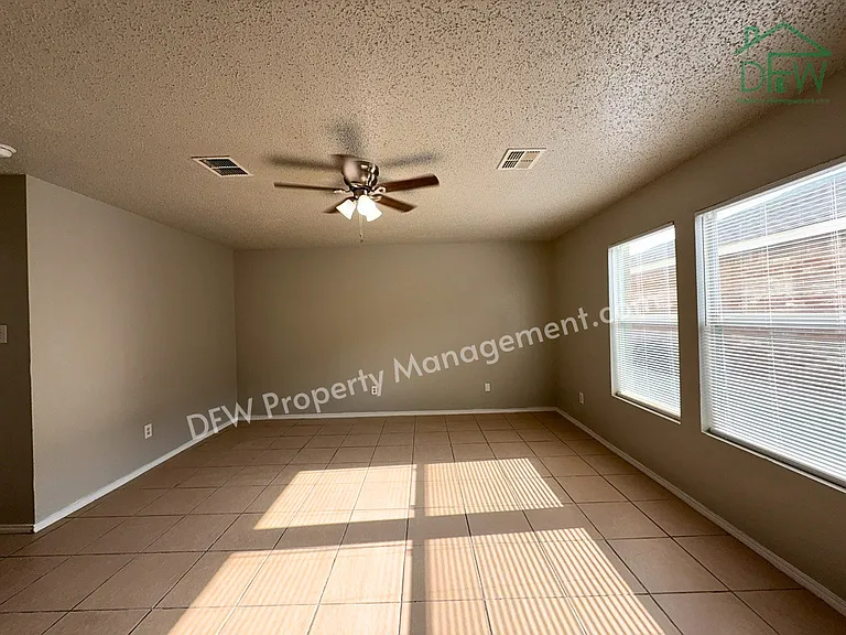3952 Golden Horn Ln — Photo 8