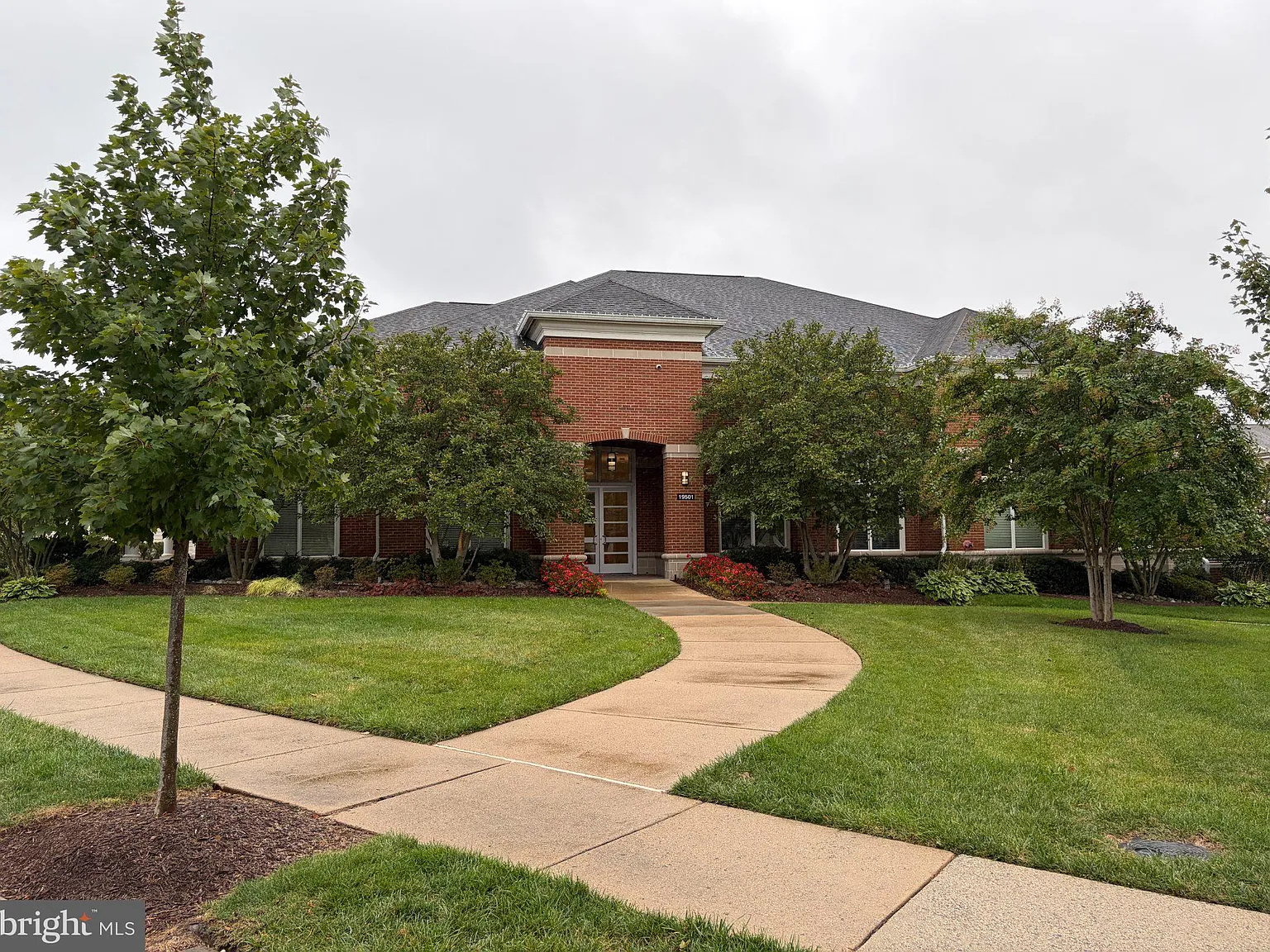 3 bed, 2.5 bath, 1600 sqft, $3,000 — Photo 4