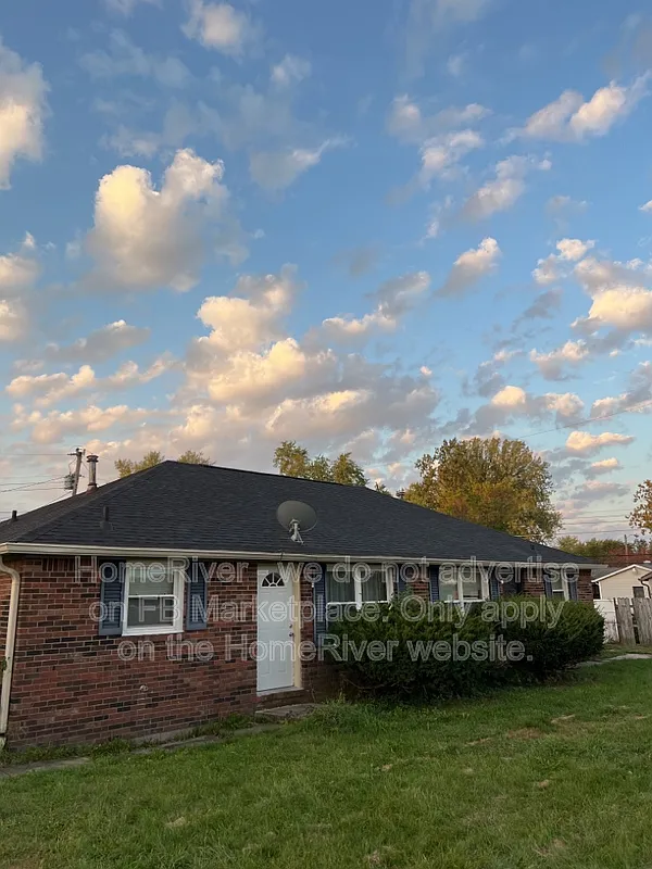 2 bed, 1.0 bath, 806 sqft, $795 — Photo 1